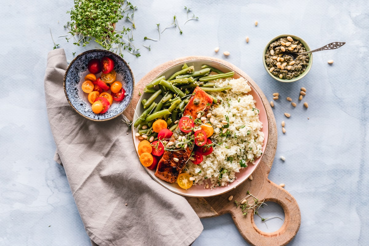 Healthy nutritious meal with fresh vegetables and proteins